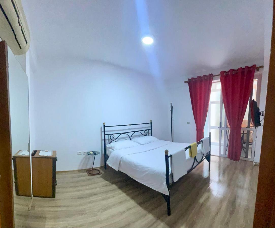 Hotel Drinos Tirana Exterior foto